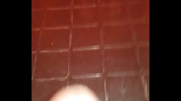 un poquito de leche bukkake [ Duration: 00:33 ]