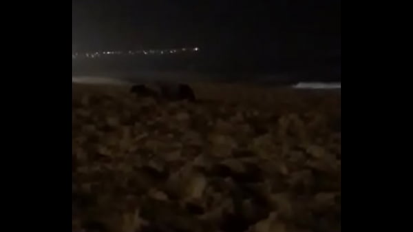 cauper comendo a cracudinha no posto sex movie [ Duration: 00:26 ]