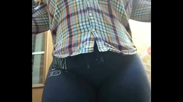 sexy lil slim ebony woman [ Duration: 00:34 ]