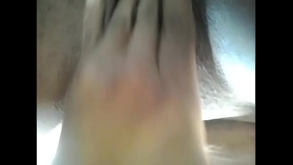 baiana gemendo na siririca sex movie [ Duration: 01:53 ]