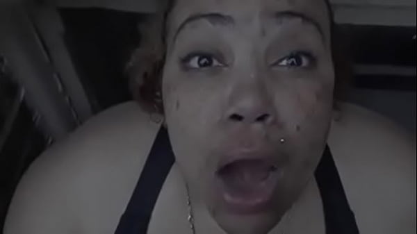 coroa tomando mijo milf [ Duration: 00:51 ]