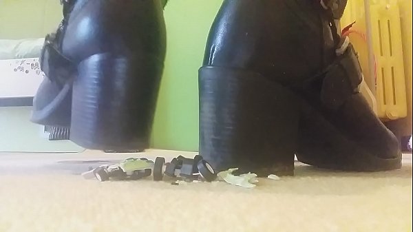 savannah distrugge le macchinine amateur [ Duration: 10:03 ]