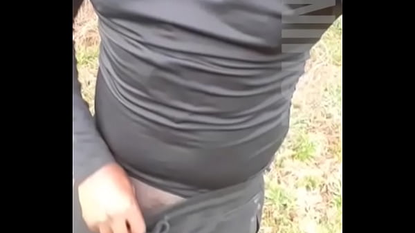 slangin outside dick exotic [ Duration: 00:44 ]