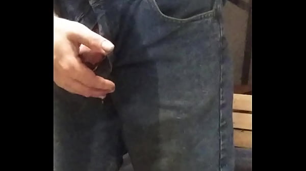 joe pissing his jean shorts gay [ Duration: 02:51 ]