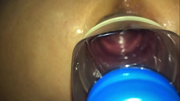 The bitch had her ass blown open with the pet bottle that you can even see the deep pink and wide
