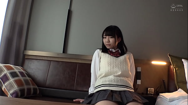 2ZvCy6B　ハメ撮り　巨乳JKとハメ撮り。でかくて魅力的なおっぱいがエロい。肉厚おっぱいのパイズリテクがエロい。バックでの連続ピストンでイキまくり。