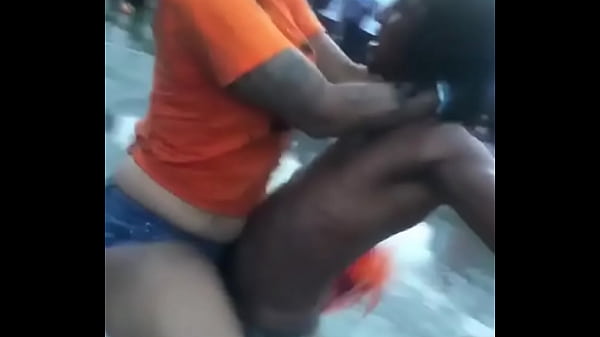 sentando no boneco sex movie [ Duration: 00:41 ]