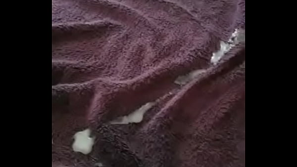 shooting another nice load cumshot [ Duration: 00:37 ]