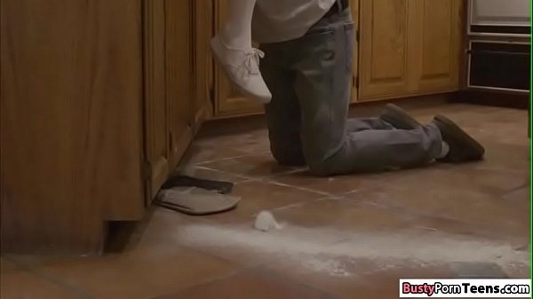 nickey lets her bf take her pussy sexy [ Duration: 05:40 ]