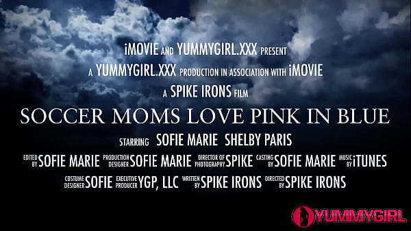 soccer moms love pink fuck with blue dildo toys [ Duration: 01:24 ]