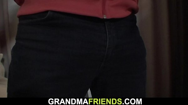 blonde mommy takes two cocks from both sides milf [ Duration: 06:05 ]