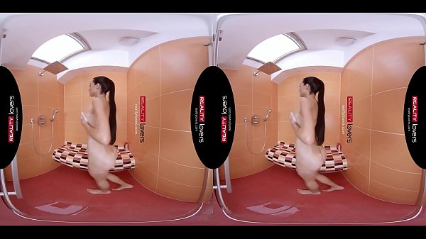 realitylovers shower allurement with anna reality [ Duration: 06:13 ]