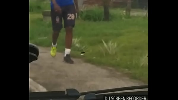 flagra de mala durante caminhada gay [ Duration: 00:34 ]