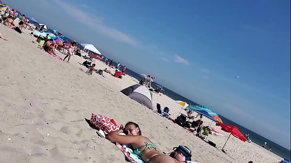 ▶ Crespshot - Beach Spy - Big Sexy Asj Sunbathing in Thong XNXX2 Video