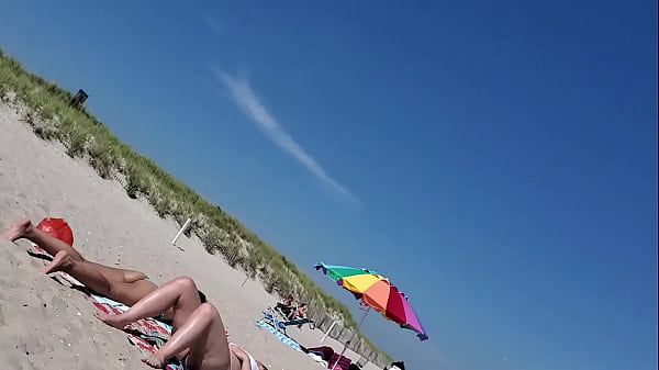 ▶ Crespshot - Beach Spy - Big Sexy Asj Sunbathing in Thong XNXX2 Video