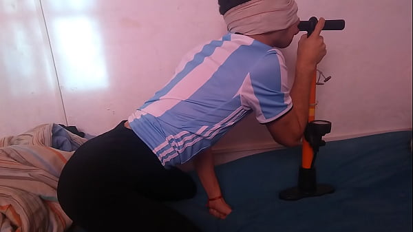 travesti de closet mamando gay [ Duration: 01:54 ]