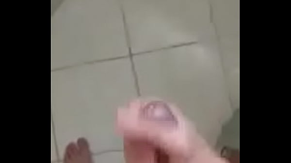 batendo uma no banheiro de casa gay [ Duration: 01:38 ]