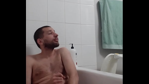 bathtub play gay [ Duration: 03:23 ]