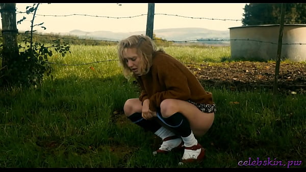 lolita chammah gaby baby doll celebskin pw pissing [ Duration: 01:02 ]