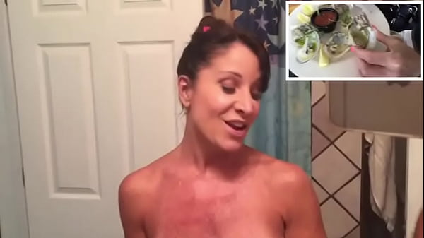 farm girl bathroom prep sexy [ Duration: 01:52 ]