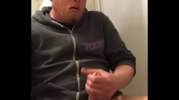 loiro batendo punheta gay [ Duration: 01:49 ]