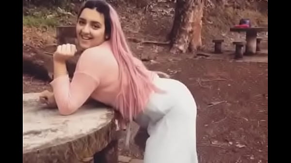 mia amaral moving and twerking ass shemale [ Duration: 00:32 ]