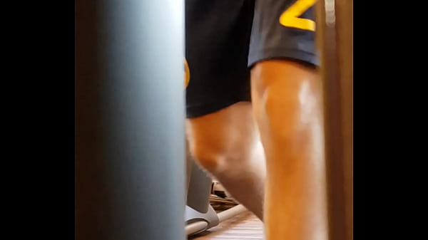 flagra novinho na esteira gay [ Duration: 00:27 ]