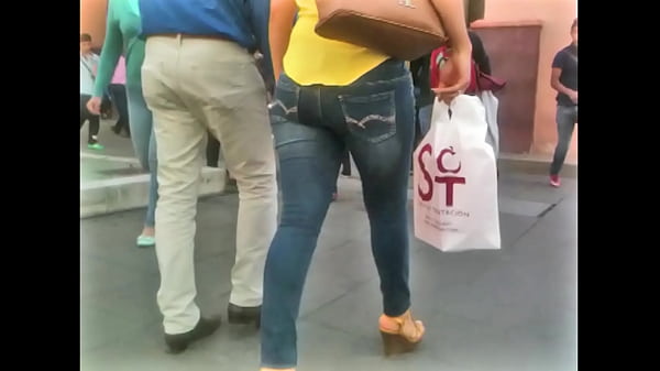 culona caminando ass [ Duration: 01:02 ]