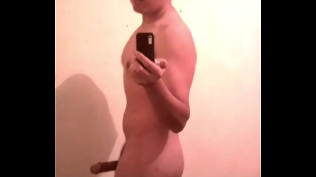 Hombres morenos desnudos