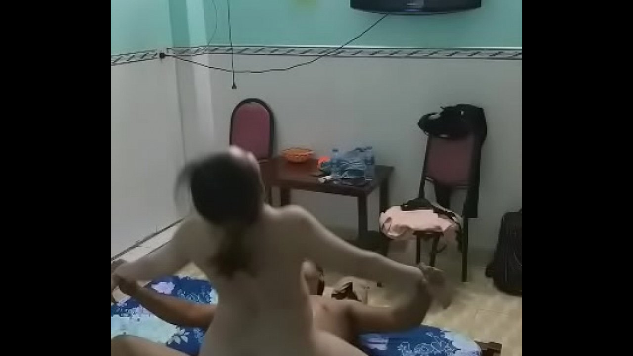 Em co dit bu khong