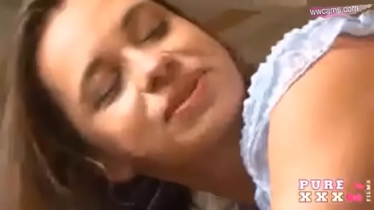 Hot Housewife Fucked In The Kitchen Hot - XVIDEOS.COM