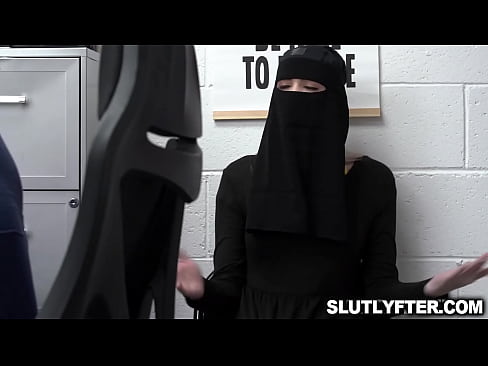 Shoplifter Delilah Day denies everything but still get her pussy fucked