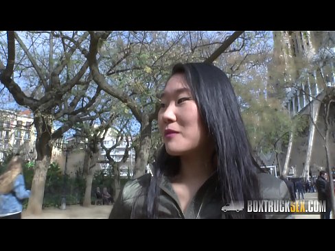 Chinezoaica Lesbiana Si-O Trage Cu O Colega Din Romania