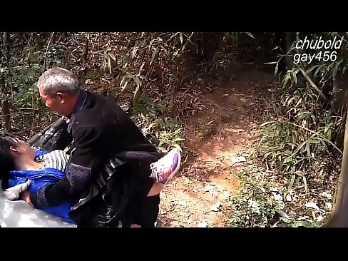 Ông già chơi đỉ trong rừng quá hay goo.gl/TzdUzu