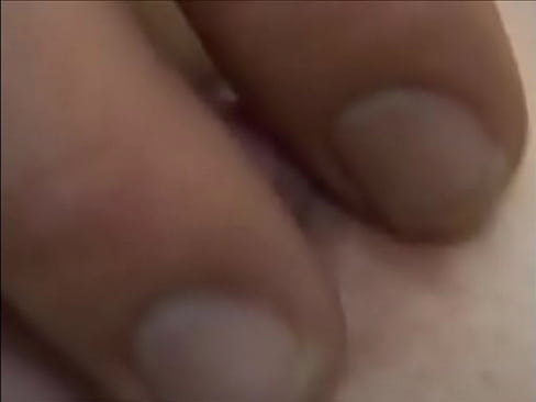 XVIDEO 素人娘たちの乳首を立たせる