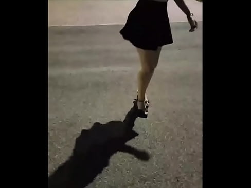 Valentina Wild Sesso di Gruppo in Outdoor 15