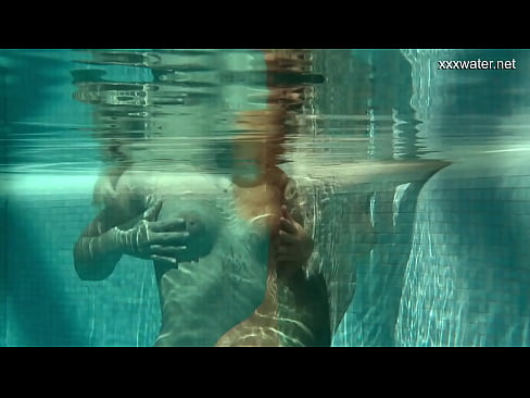 Olla Oglaebina aka Vyvan Hill underwater naked