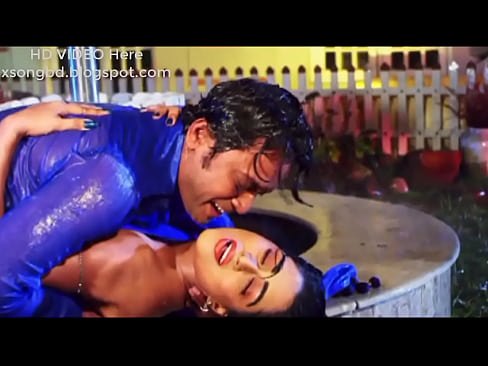 Zakia baro Momo showing her big boobs and navel in the bnagla movie rain song amar prothom valobasha