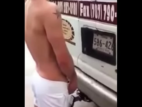 video gay famoso pillado meando en el baño gratis VIDEO GAY FAMOSO PILLADO MEANDO EN EL BAÑO GRATIS